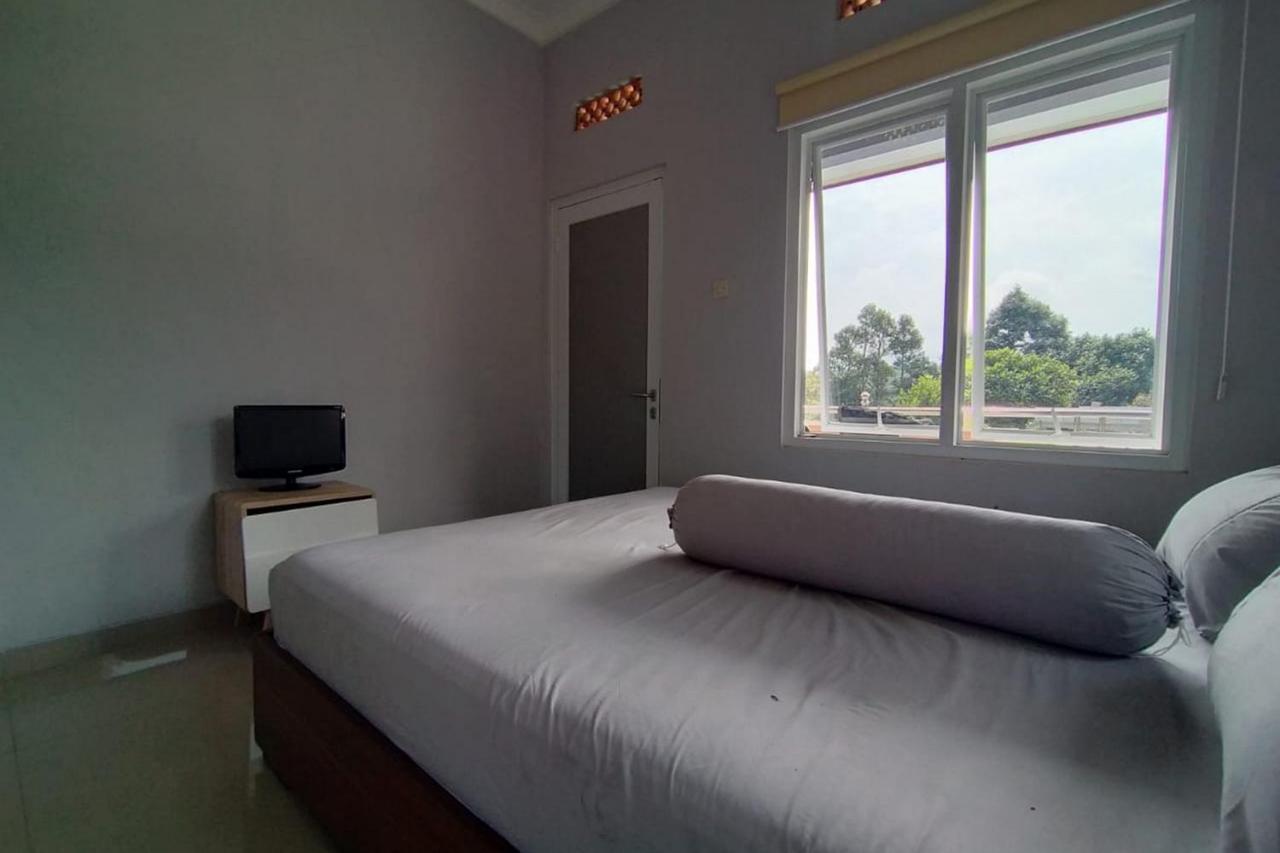 Villa Batu Tua Puncak Mitra Reddoorz Bogor Exterior foto