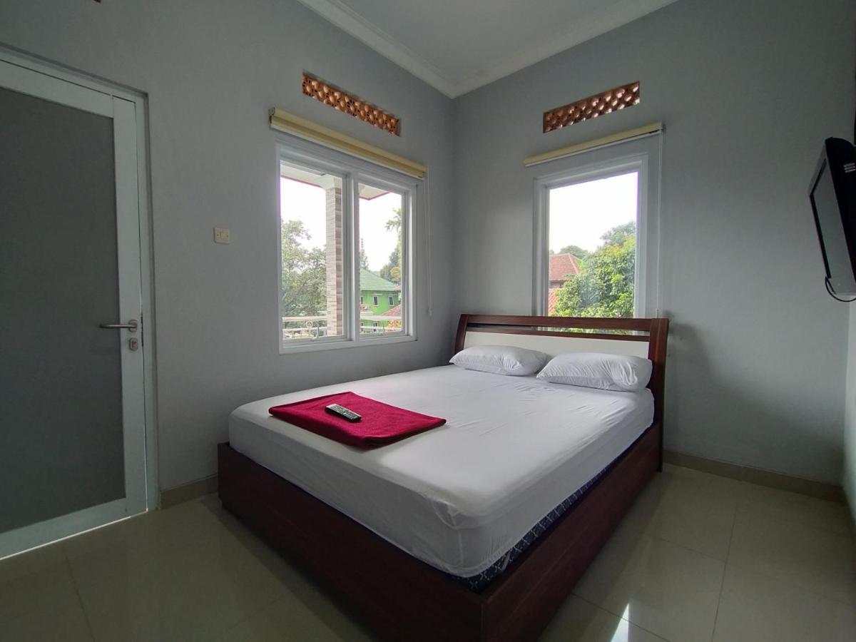 Villa Batu Tua Puncak Mitra Reddoorz Bogor Exterior foto