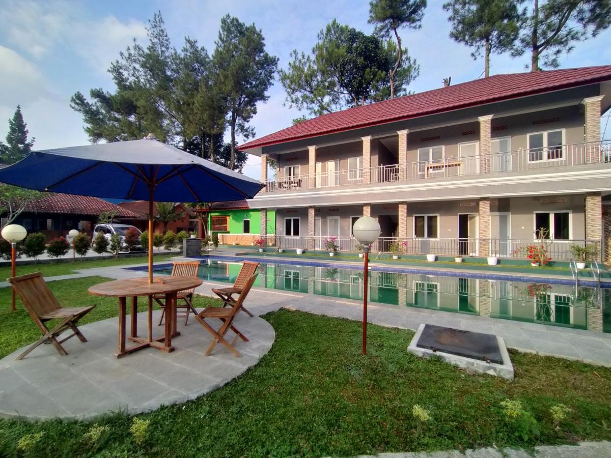 Villa Batu Tua Puncak Mitra Reddoorz Bogor Exterior foto