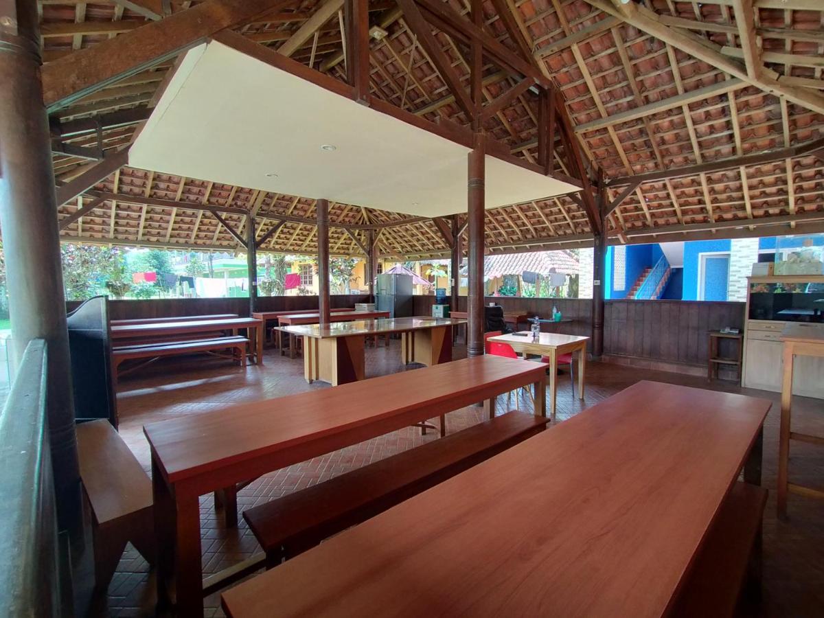 Villa Batu Tua Puncak Mitra Reddoorz Bogor Exterior foto