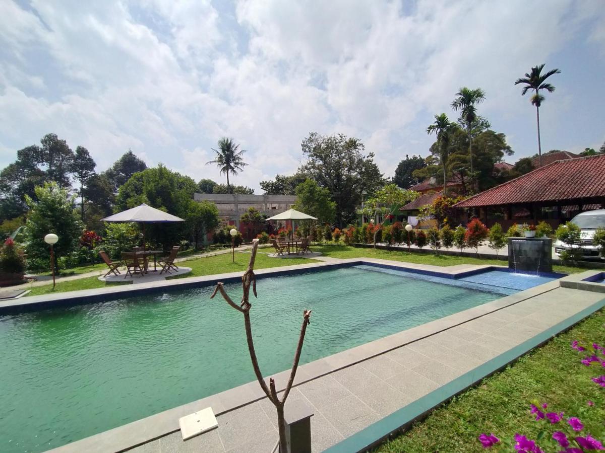 Villa Batu Tua Puncak Mitra Reddoorz Bogor Exterior foto