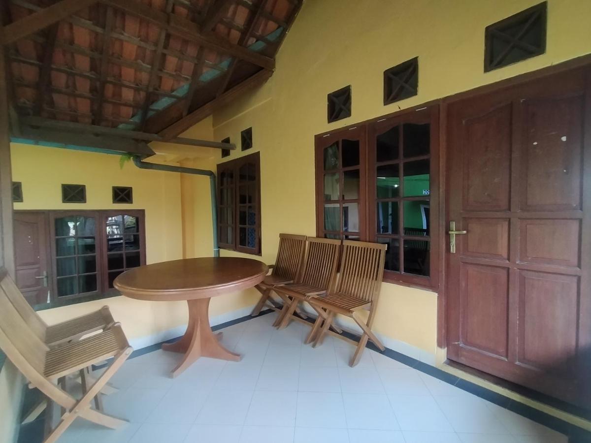 Villa Batu Tua Puncak Mitra Reddoorz Bogor Exterior foto