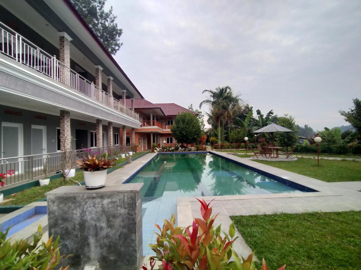 Villa Batu Tua Puncak Mitra Reddoorz Bogor Exterior foto